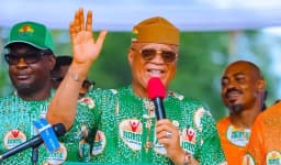 Akwa Ibom Governor Formally Defects to APC